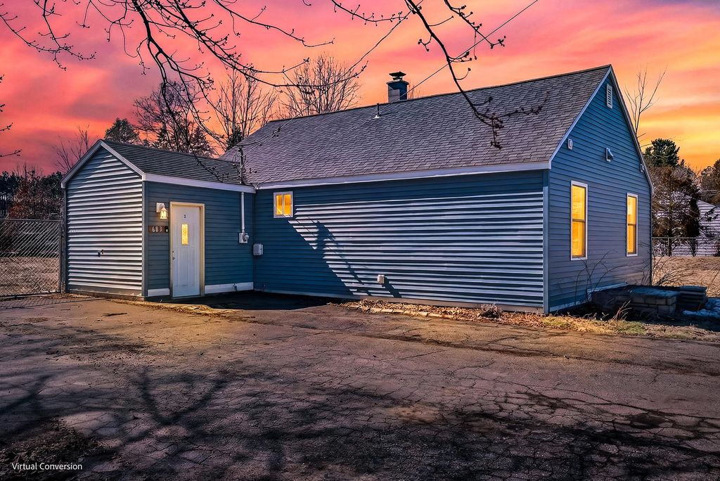 683 E Sternberg Road, Norton Shores, MI 49441