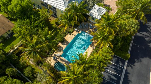 3770 County Line Road C2, Tequesta, FL 33469