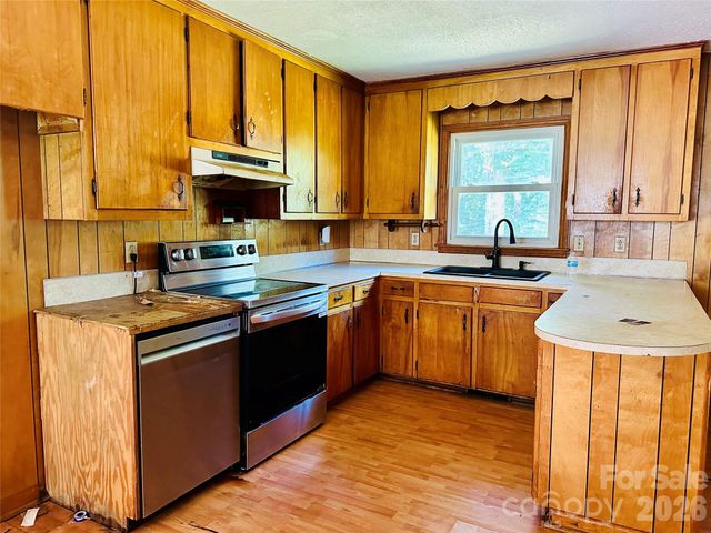 886 Pearidge Road, Bostic, NC 28018