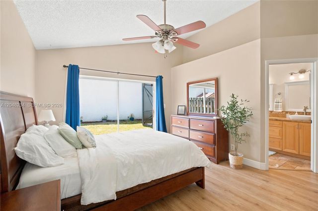 2810 NW 70th Ave, Margate, FL 33063