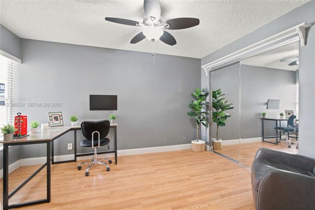 2810 NW 70th Ave, Margate, FL 33063