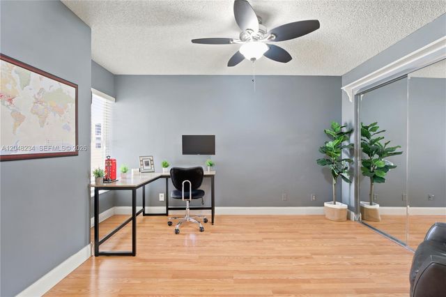 2810 NW 70th Ave, Margate, FL 33063