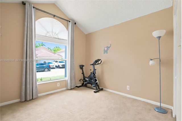 2810 NW 70th Ave, Margate, FL 33063