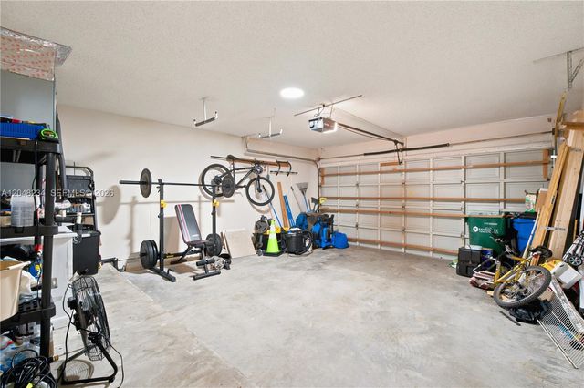2810 NW 70th Ave, Margate, FL 33063