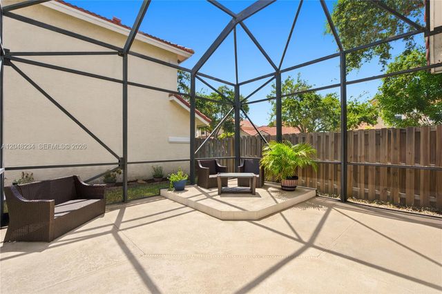 2810 NW 70th Ave, Margate, FL 33063
