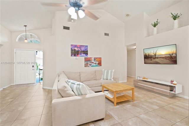 2810 NW 70th Ave, Margate, FL 33063