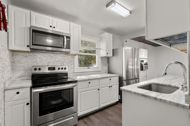 18 Edgewood, Dr, Holden, MA 01520