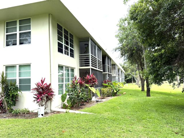 907 Cypress Terrace 201, Pompano Beach, FL 33069