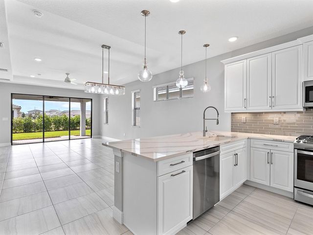 4927 CAROVA WAY, Bradenton, FL 34211