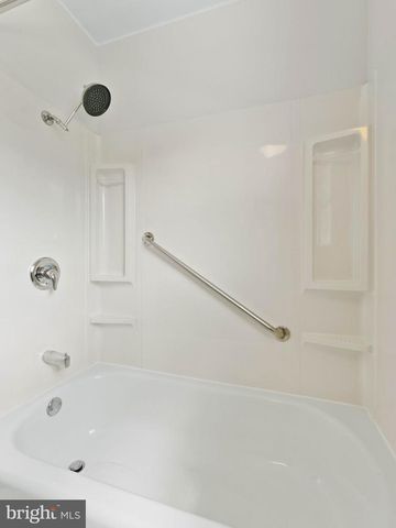 20 HUNTINGTON LN, Willingboro, NJ 08046