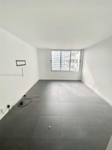 1200 West Avenue 815, Miami Beach, FL 33139