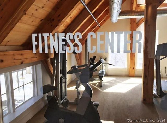 398 Federal Road 310, Brookfield, CT 06804