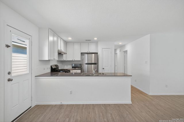 12935 Deep Eddy, St Hedwig, TX 78152