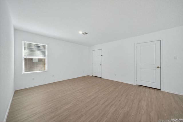 12935 Deep Eddy, St Hedwig, TX 78152