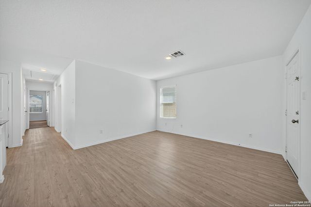 12935 Deep Eddy, St Hedwig, TX 78152