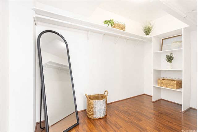 2754 Kuilei Street 1704, Honolulu, HI 96826