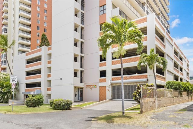 2754 Kuilei Street 1704, Honolulu, HI 96826