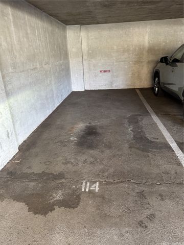 2754 Kuilei Street 1704, Honolulu, HI 96826