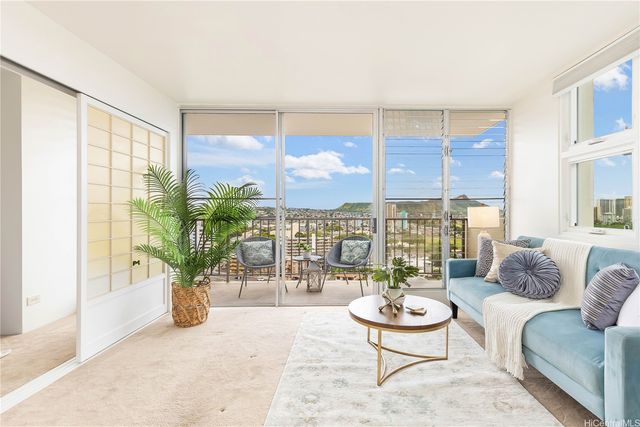 2754 Kuilei Street 1704, Honolulu, HI 96826