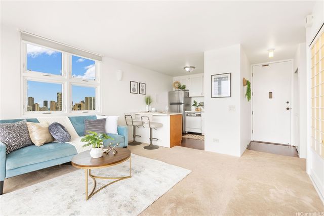 2754 Kuilei Street 1704, Honolulu, HI 96826
