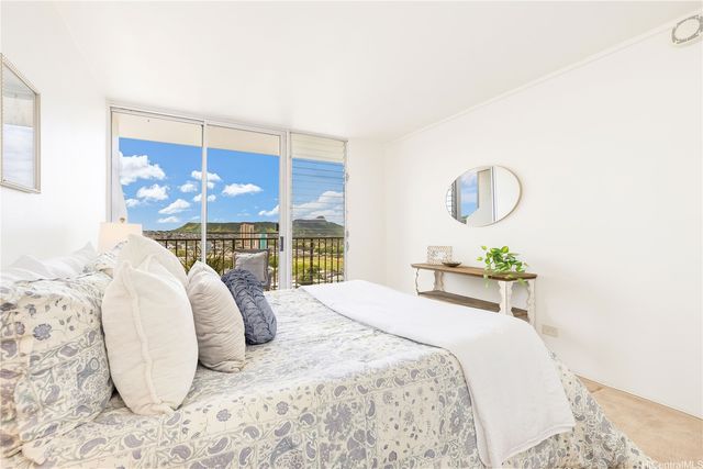 2754 Kuilei Street 1704, Honolulu, HI 96826