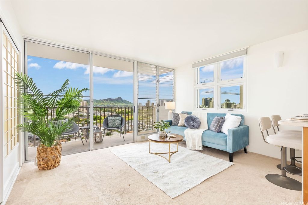 2754 Kuilei Street 1704, Honolulu, HI 96826