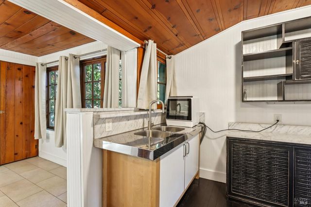 14619 Eagle Nest Ln, Guerneville, CA 95446