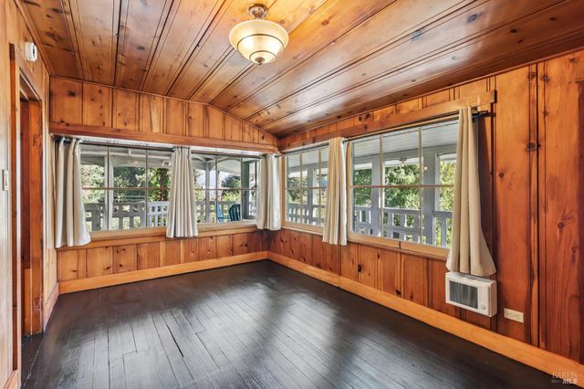 14619 Eagle Nest Ln, Guerneville, CA 95446