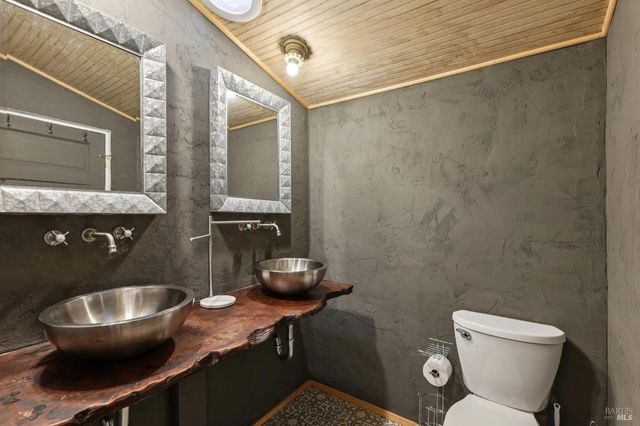 14619 Eagle Nest Ln, Guerneville, CA 95446