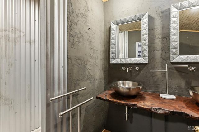 14619 Eagle Nest Ln, Guerneville, CA 95446