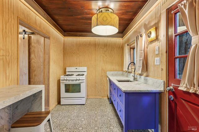 14619 Eagle Nest Ln, Guerneville, CA 95446