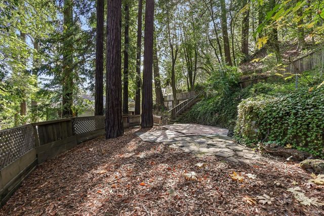 14619 Eagle Nest Ln, Guerneville, CA 95446