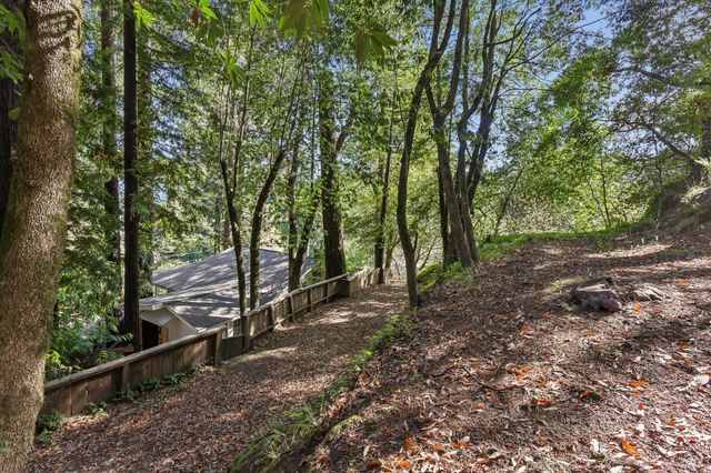 14619 Eagle Nest Ln, Guerneville, CA 95446