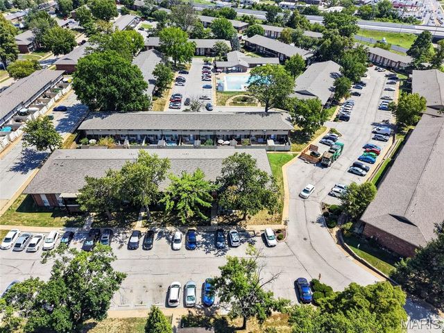 10065 N Bunker Hill Drive B, St Louis, MO 63123