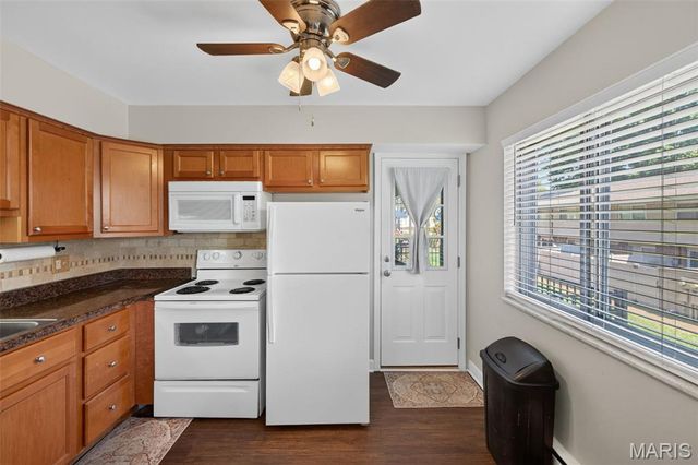 10065 N Bunker Hill Drive B, St Louis, MO 63123