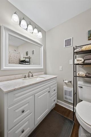10065 N Bunker Hill Drive B, St Louis, MO 63123
