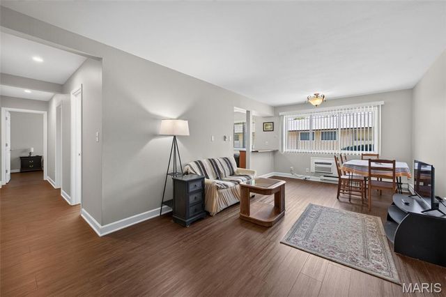 10065 N Bunker Hill Drive B, St Louis, MO 63123