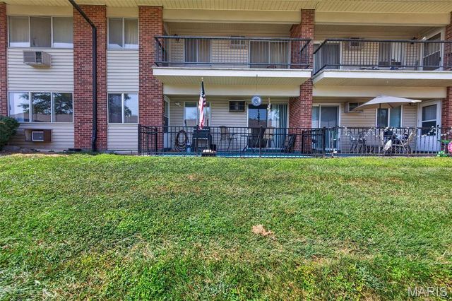 10065 N Bunker Hill Drive B, St Louis, MO 63123