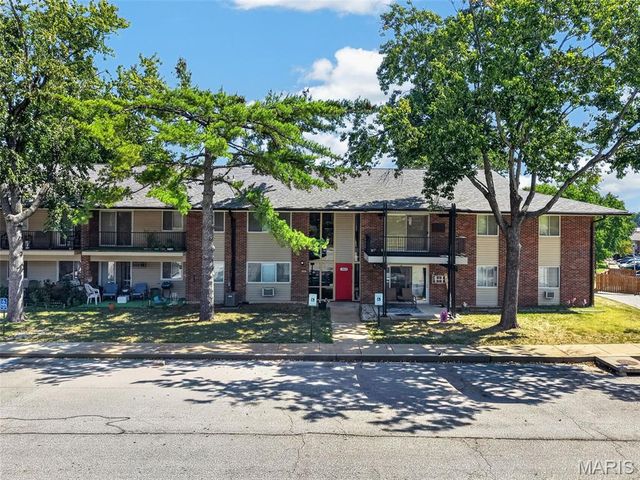 10065 N Bunker Hill Drive B, St Louis, MO 63123