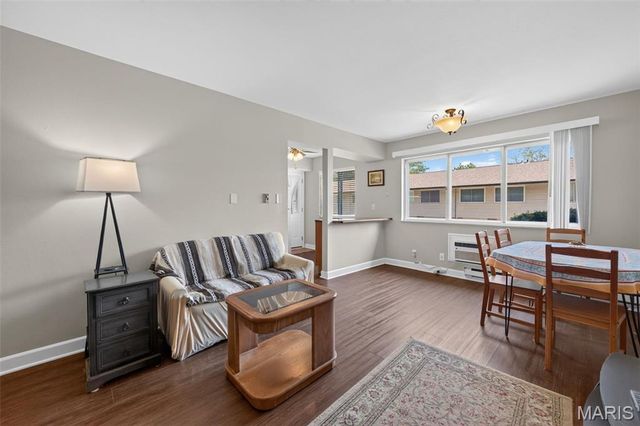 10065 N Bunker Hill Drive B, St Louis, MO 63123