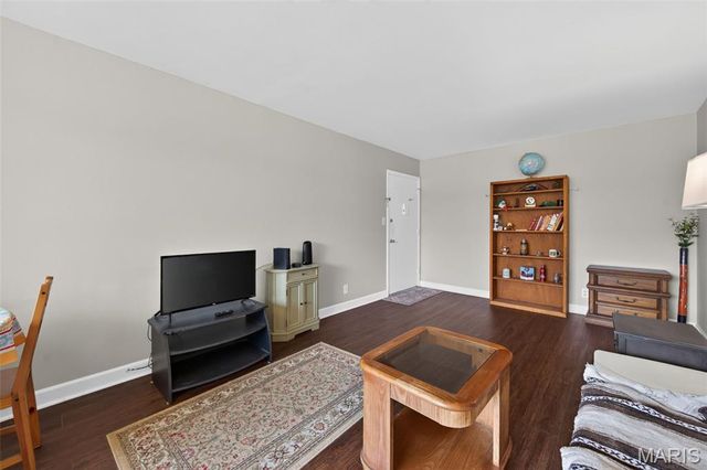 10065 N Bunker Hill Drive B, St Louis, MO 63123
