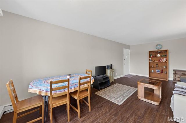 10065 N Bunker Hill Drive B, St Louis, MO 63123