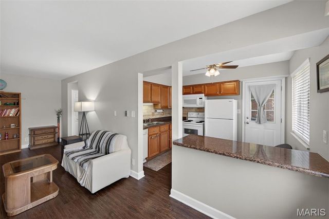 10065 N Bunker Hill Drive B, St Louis, MO 63123