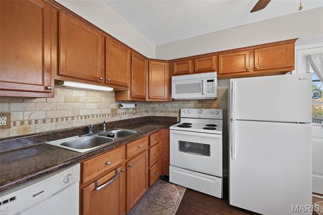 10065 N Bunker Hill Drive B, St Louis, MO 63123