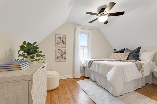 4821 W Elmdale ROAD, Mequon, WI 53092
