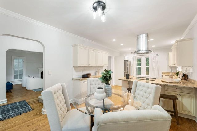 4821 W Elmdale ROAD, Mequon, WI 53092