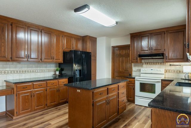 2700 SW Rother RD, Topeka, KS 66614