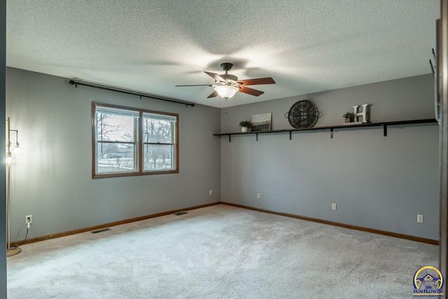 2700 SW Rother RD, Topeka, KS 66614