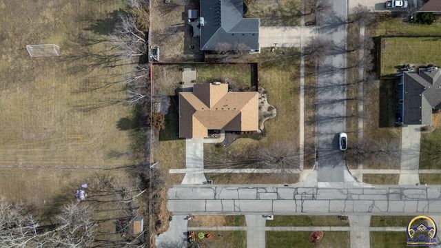 2700 SW Rother RD, Topeka, KS 66614