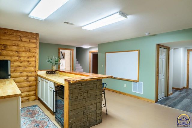 2700 SW Rother RD, Topeka, KS 66614